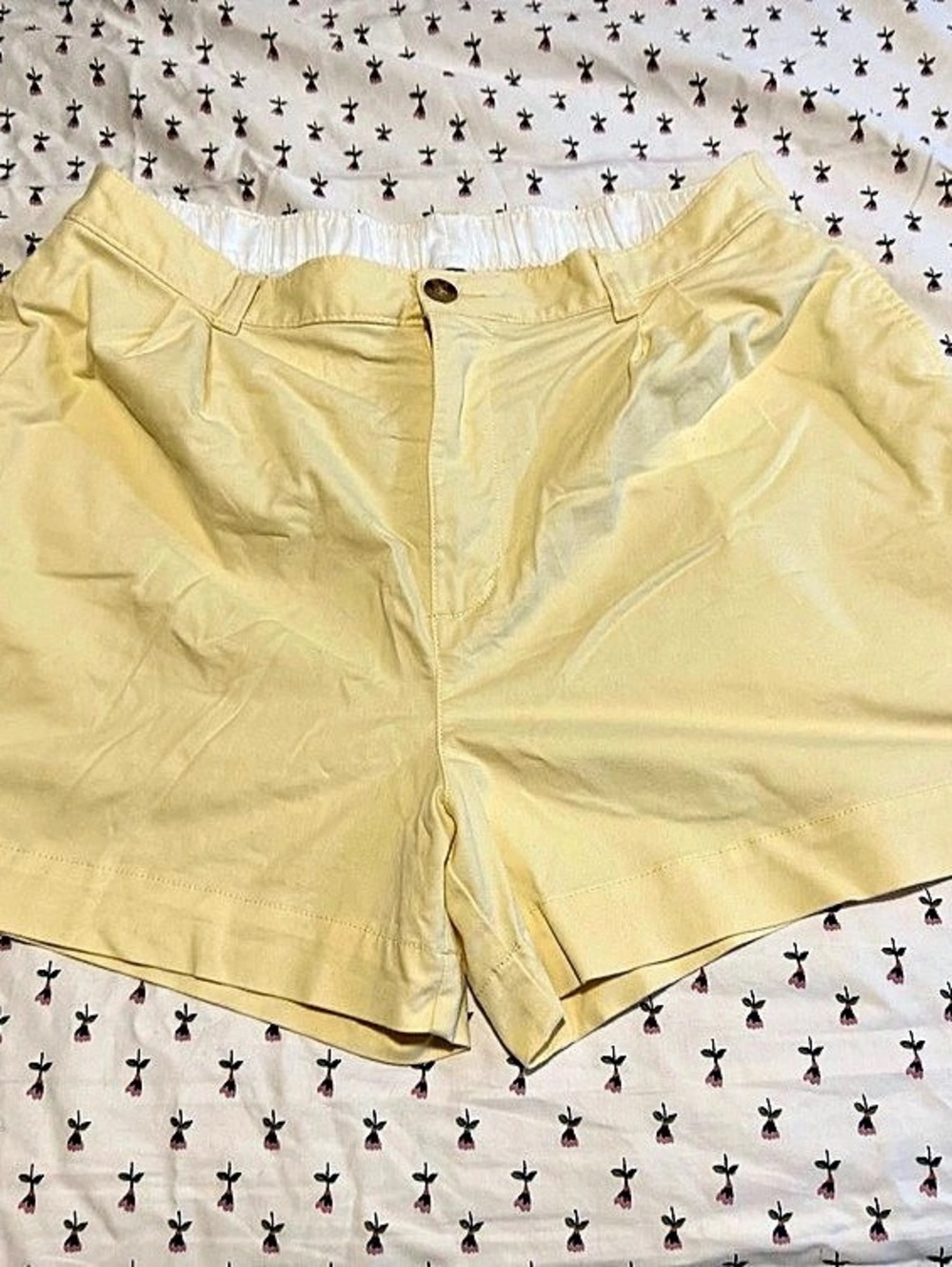 Old Navy Extra High-Rise OG Chino Shorts Yellow Large